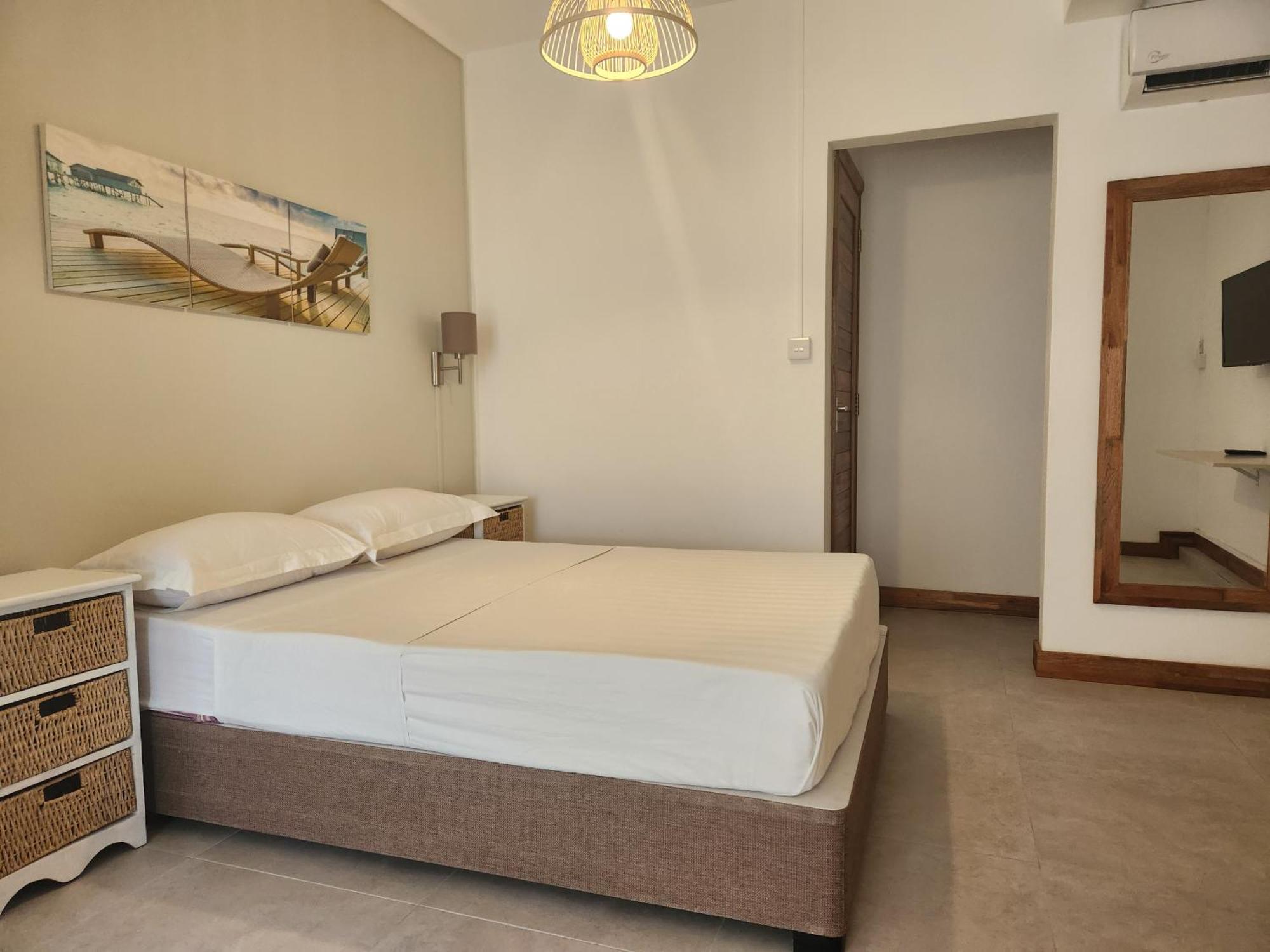 La Perla Holiday Apartments Pereybere Beach Exterior photo