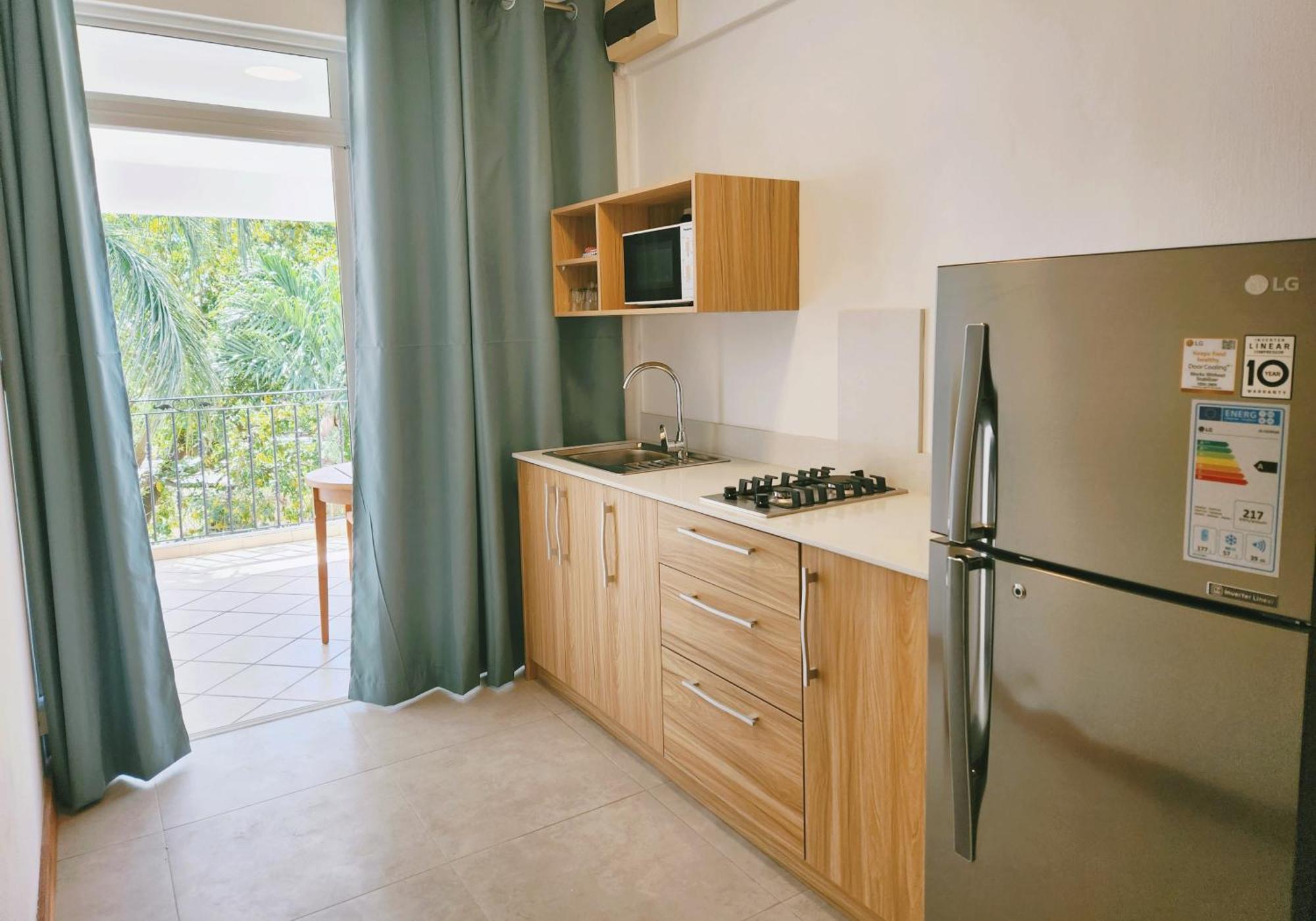 La Perla Holiday Apartments Pereybere Beach Exterior photo