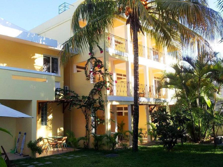 La Perla Holiday Apartments Pereybere Beach Exterior photo